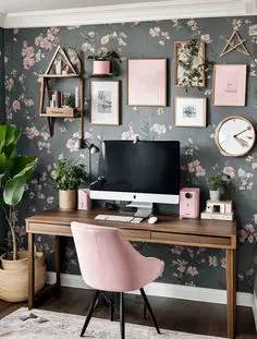 Desk with personal decorations 5